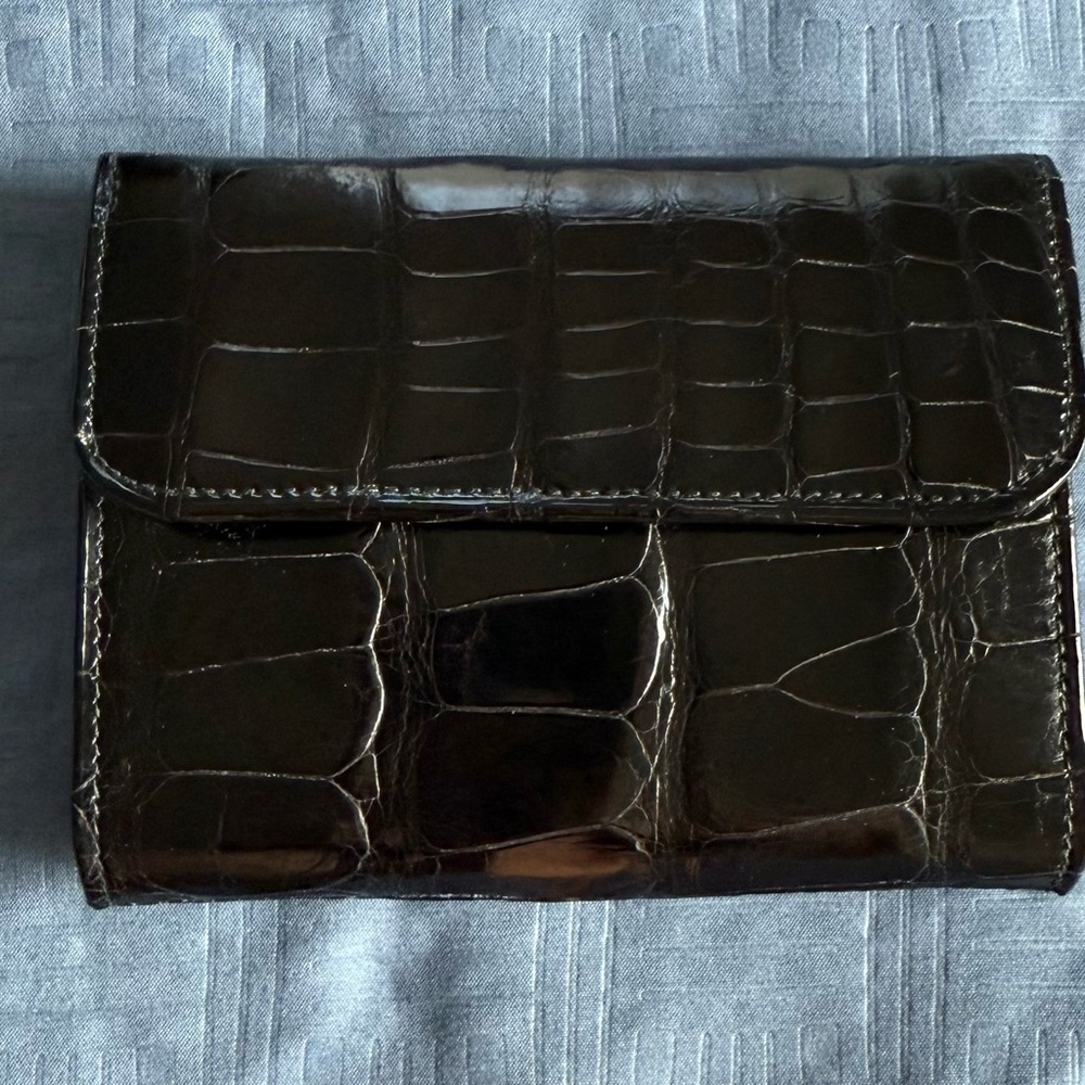 Elegant Black Crocodile-Embossed Wallet Tardini